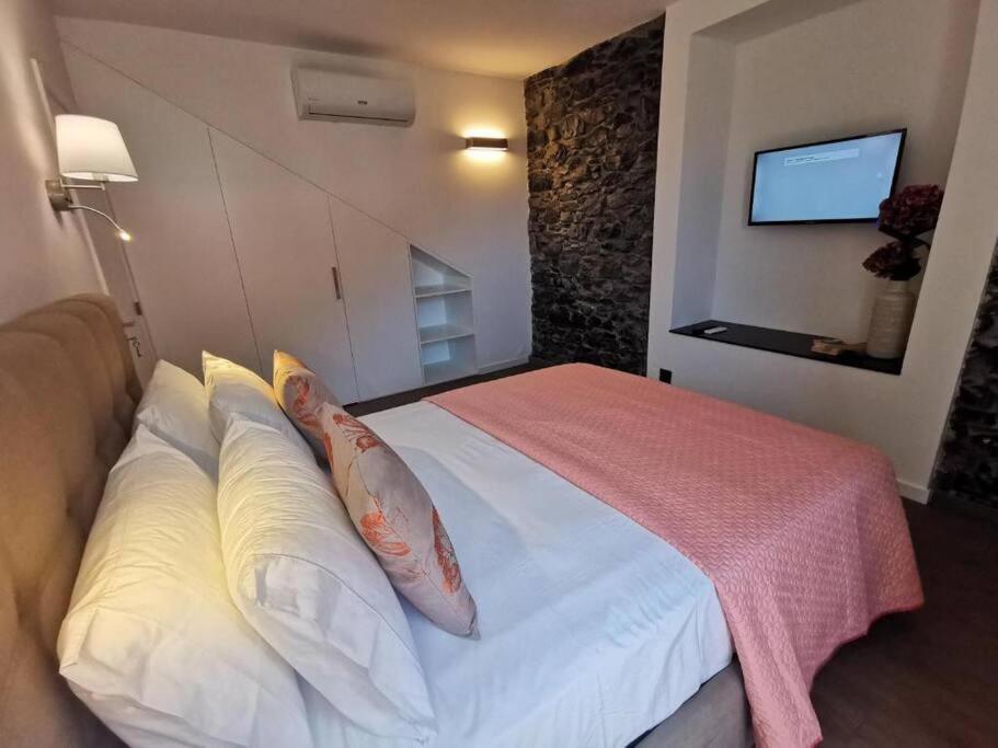 Chale Esmeralda - Charming Studios In Calheta Beach ภายนอก รูปภาพ
