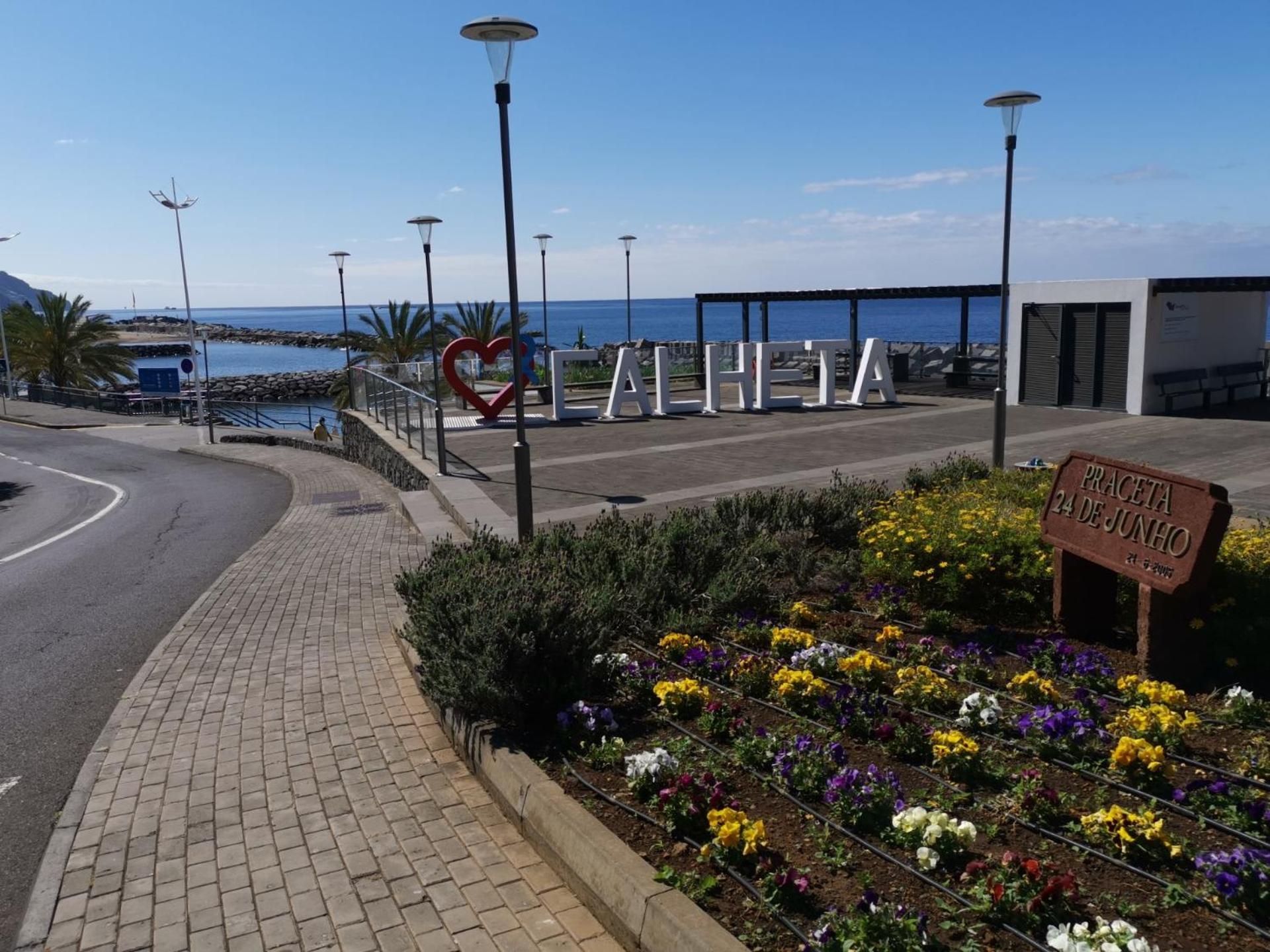 Chale Esmeralda - Charming Studios In Calheta Beach ภายนอก รูปภาพ